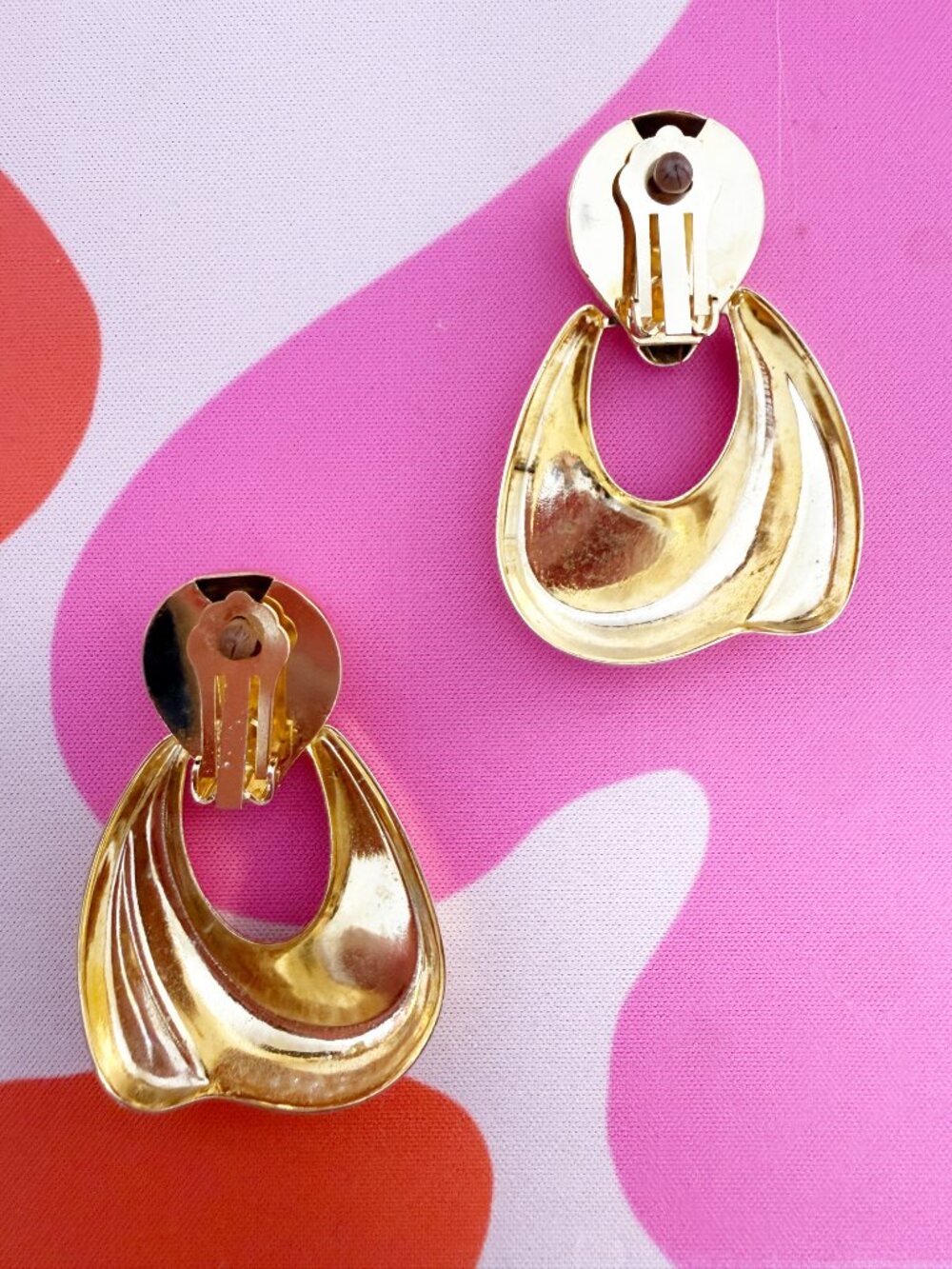Vtg 80s Gold Tone Door Knocker Clip-On Earrings - Picture 2 of 6